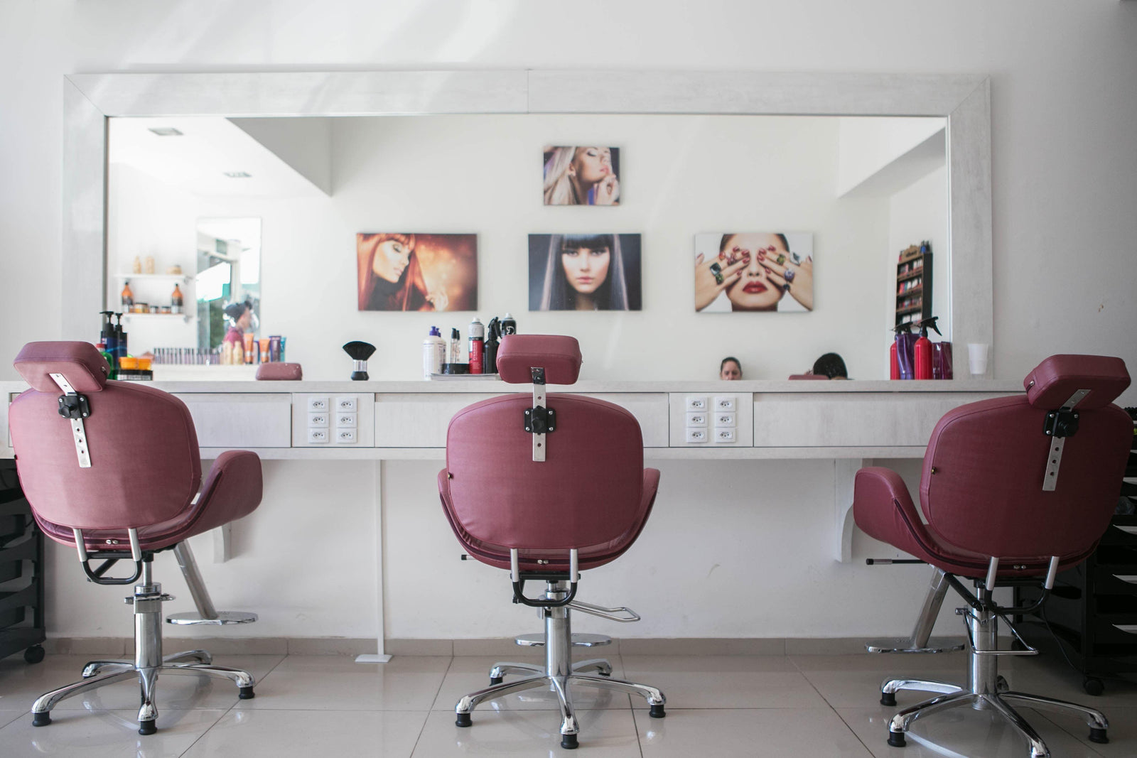 What is the Best Apron for Hairstylists? - Under NY Sky