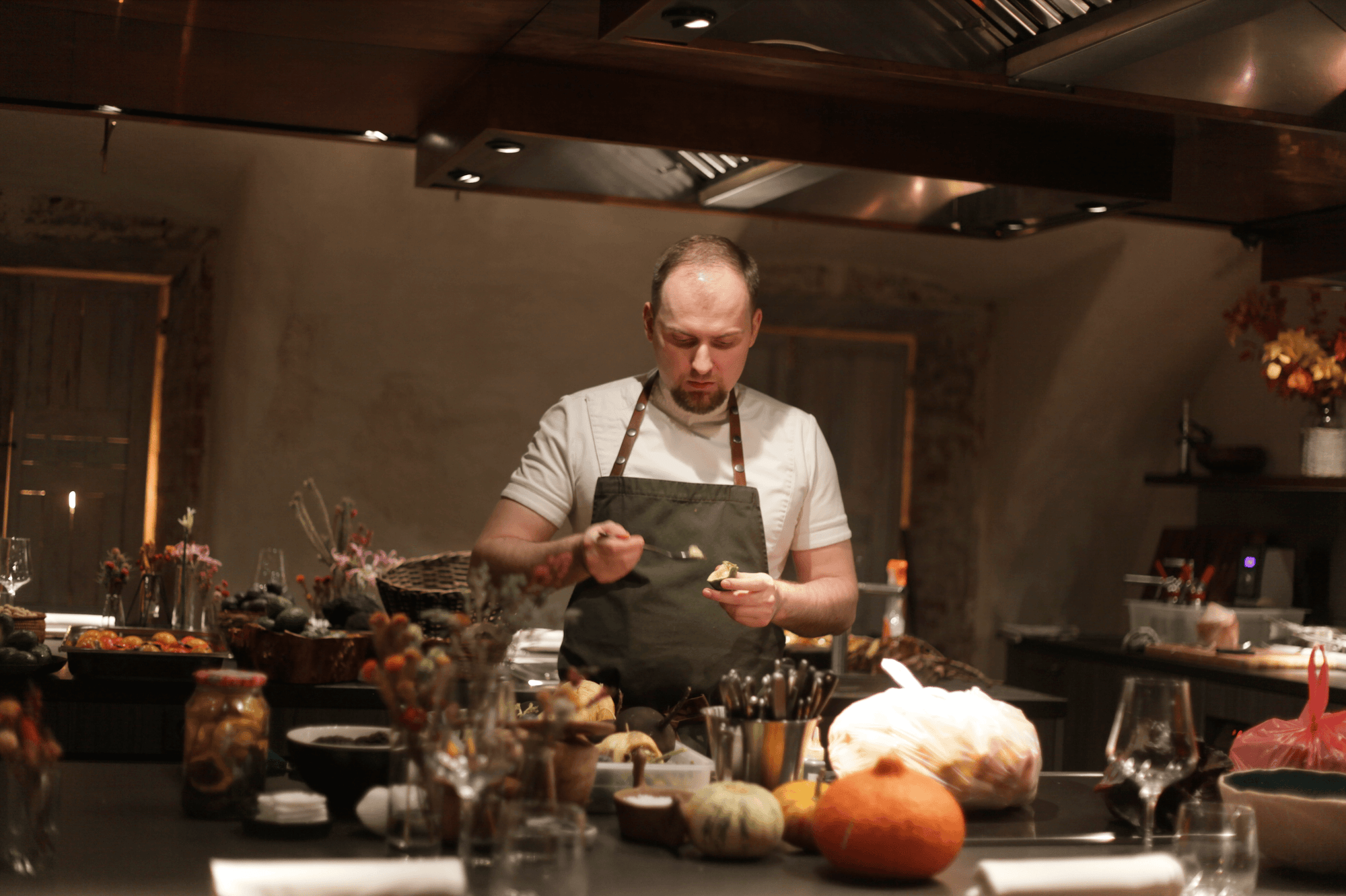 The Essential Guide to Choosing the Perfect Chef Apron - Under NY Sky